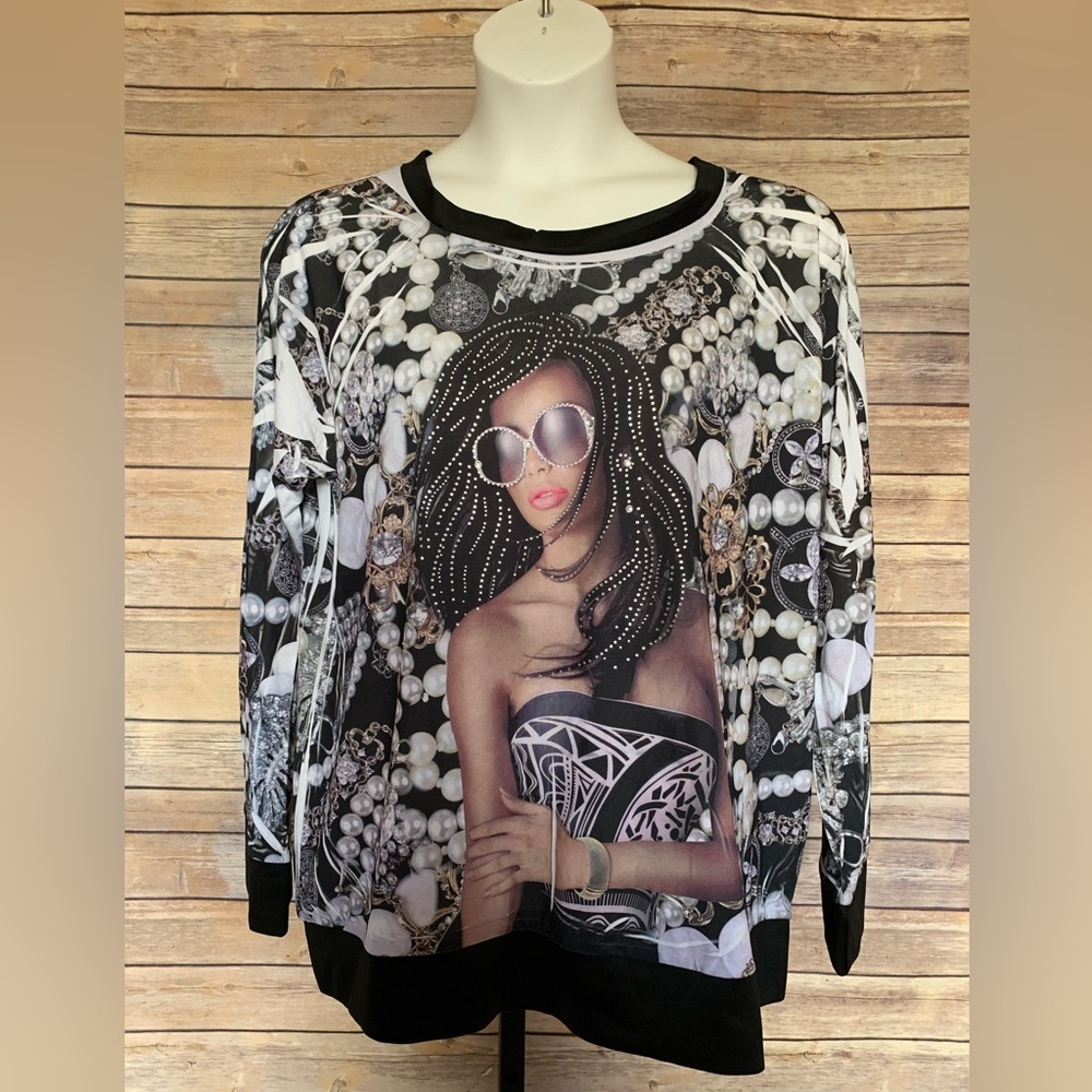 Cleo Black and White Graphic Sweatshirt
